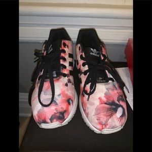 Adidas size 61/2